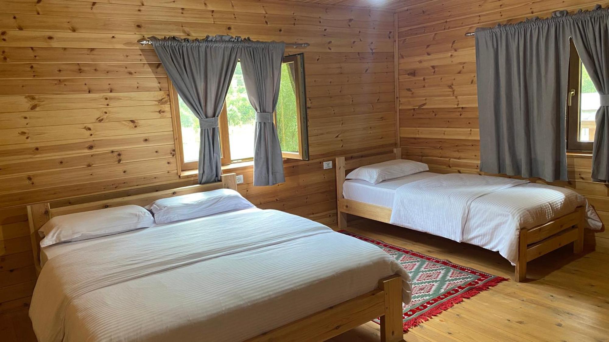 Hotel Bujtina Leke Gerla Theth Esterno foto